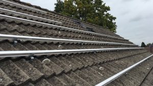 Dak railsen plaatsen.